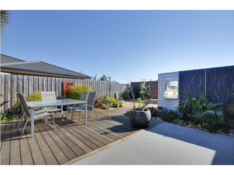 7 Magnolia Way, Paynesville VIC 3880