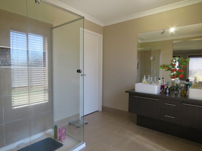 12 Coast Avenue, Paynesville VIC 3880