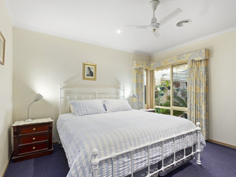 18 Aquarius Way, Paynesville VIC 3880