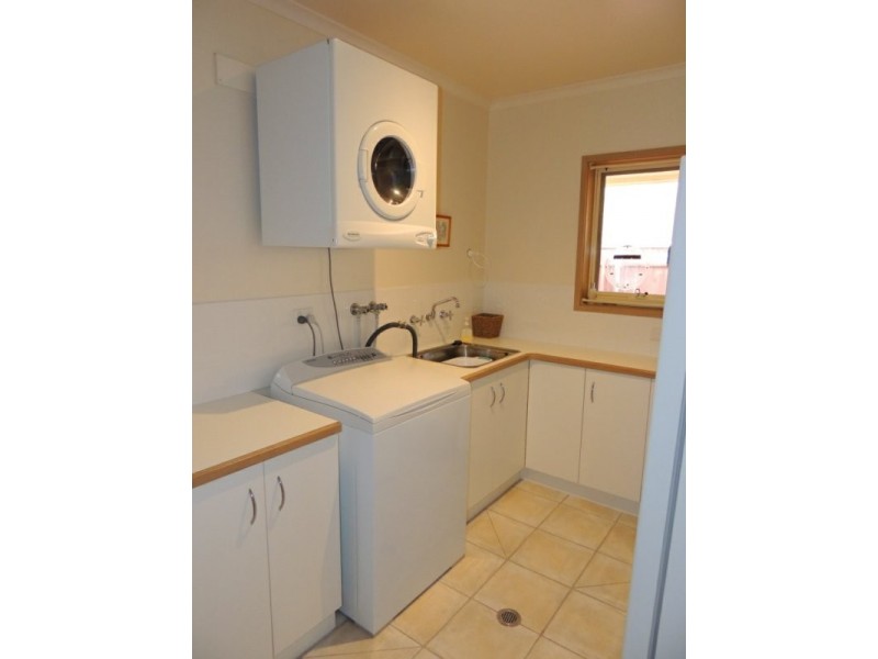 18 Aquarius Way, Paynesville VIC 3880