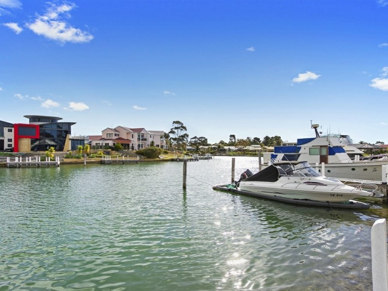 18 Aquarius Way, Paynesville VIC 3880