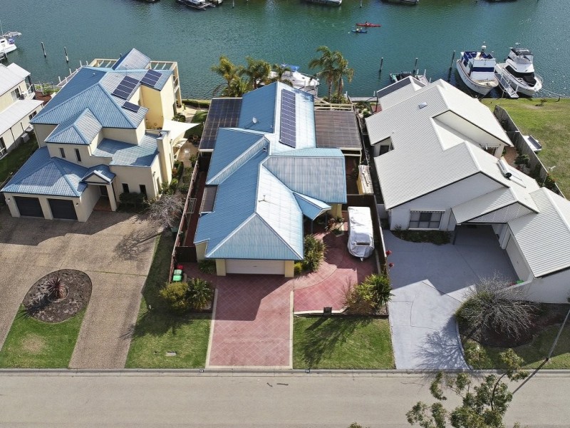 18 Aquarius Way, Paynesville VIC 3880