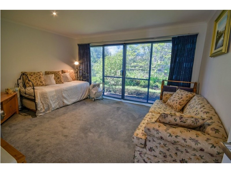 2 Green Court, Eagle Point VIC 3878