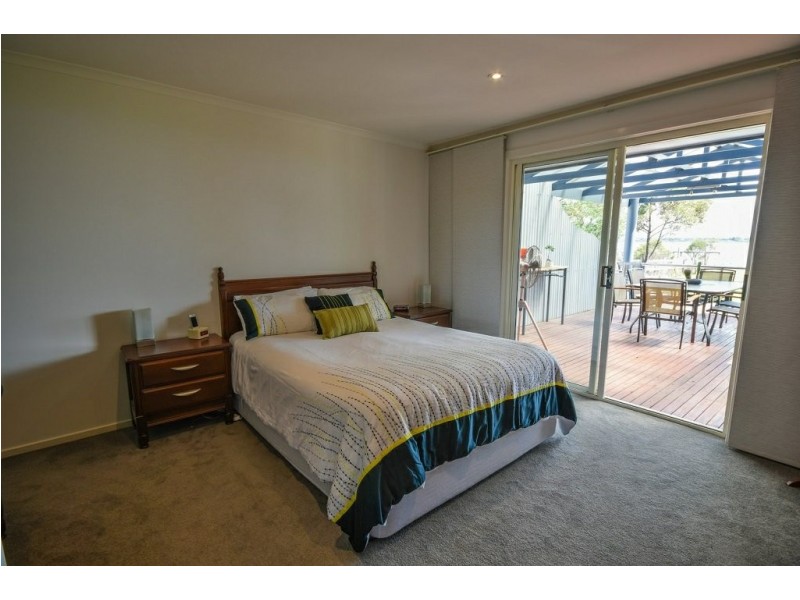 2 Green Court, Eagle Point VIC 3878