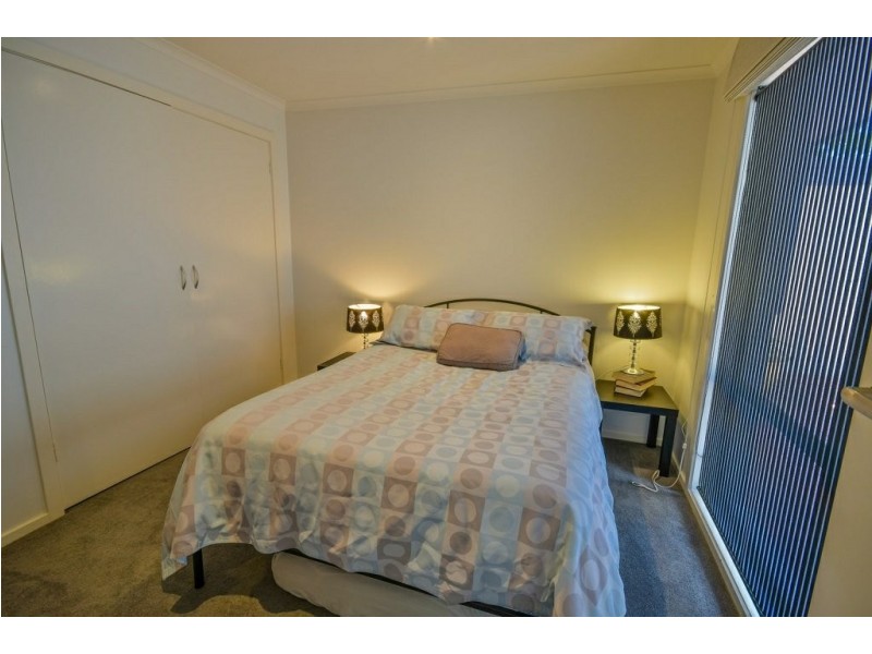 2 Green Court, Eagle Point VIC 3878