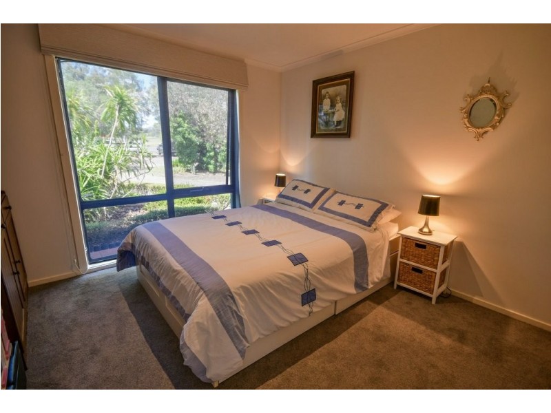 2 Green Court, Eagle Point VIC 3878