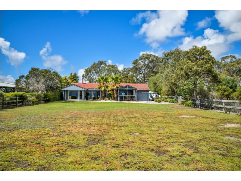 2 Green Court, Eagle Point VIC 3878