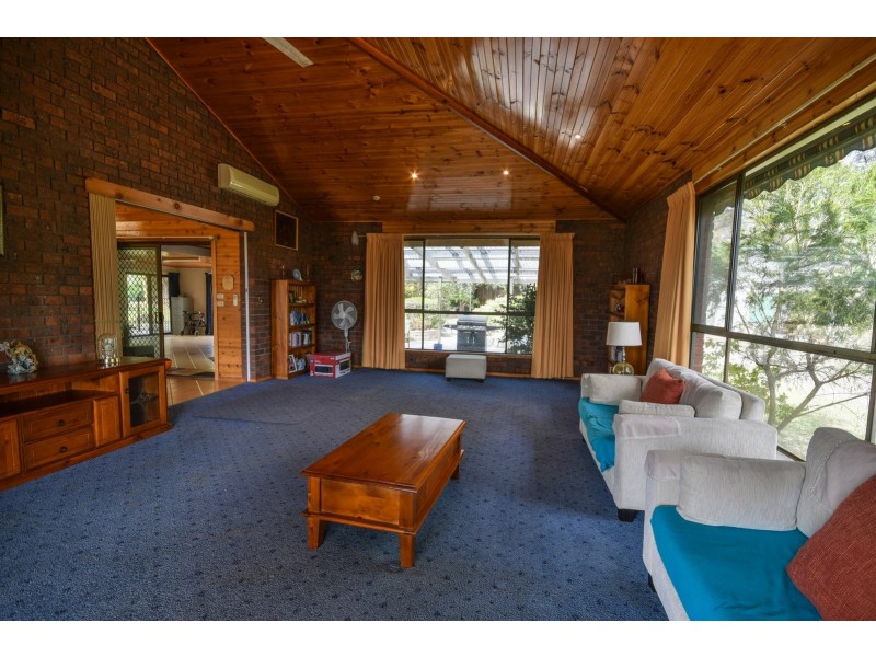 4 Tait Street, Eagle Point VIC 3878