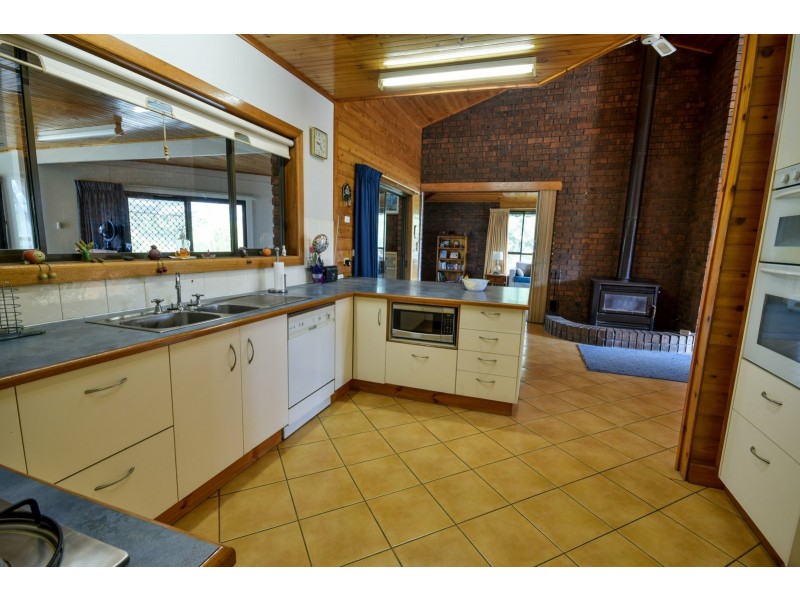 4 Tait Street, Eagle Point VIC 3878