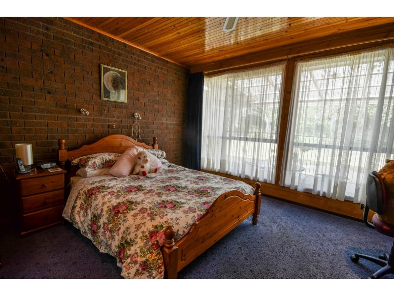 4 Tait Street, Eagle Point VIC 3878