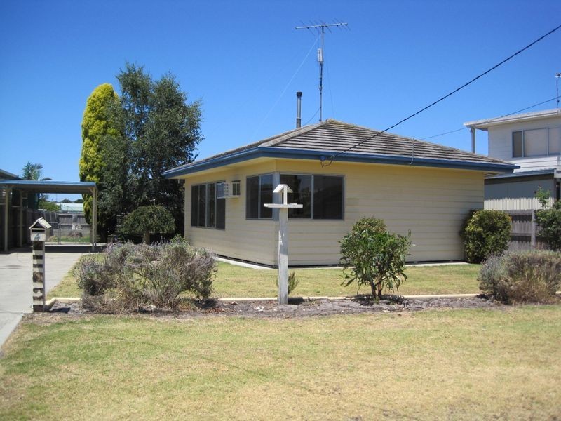 4 Tambo Avenue, Paynesville VIC 3880