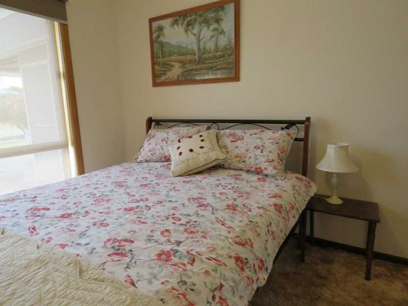 1 Callistemon Court, Paynesville VIC 3880