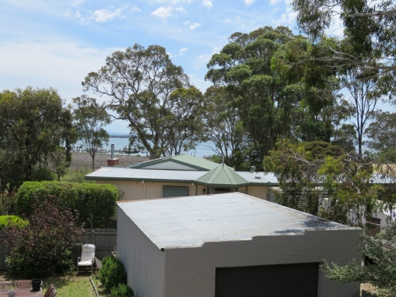 51 Bay Road, Eagle Point VIC 3878