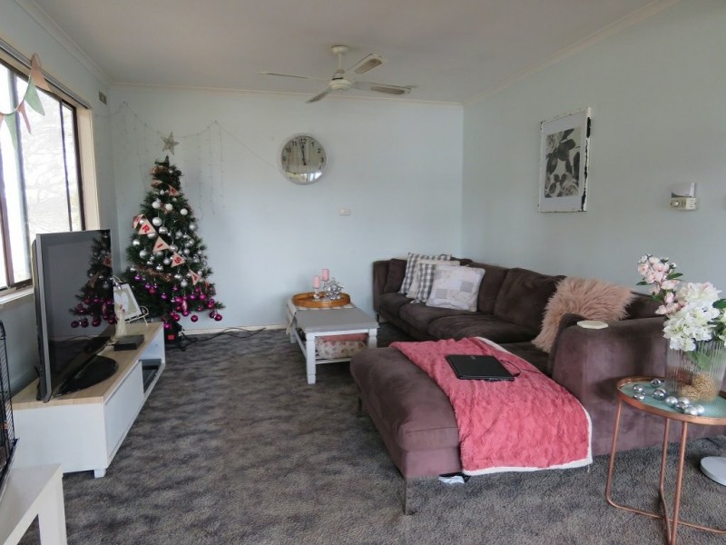 51 Bay Road, Eagle Point VIC 3878