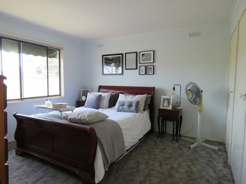 51 Bay Road, Eagle Point VIC 3878