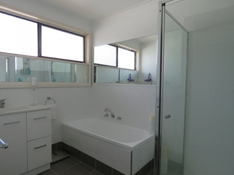 51 Bay Road, Eagle Point VIC 3878
