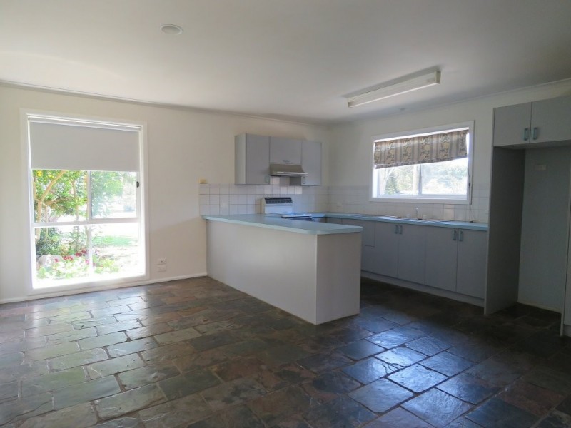 35 Sixth Avenue, Raymond Island VIC 3880