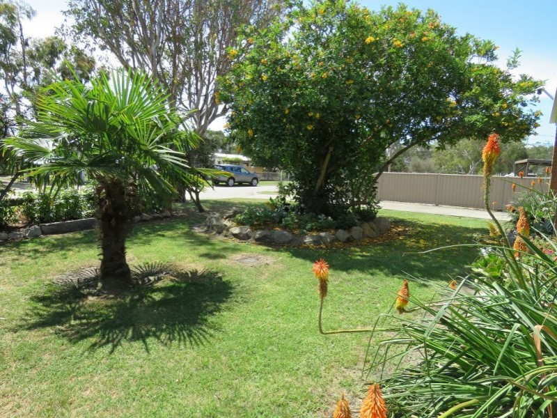35 Sixth Avenue, Raymond Island VIC 3880
