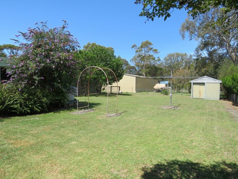 35 Sixth Avenue, Raymond Island VIC 3880
