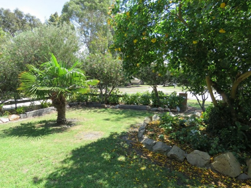 35 Sixth Avenue, Raymond Island VIC 3880