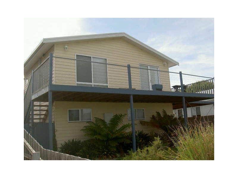 6 Bay Road, Eagle Point VIC 3878