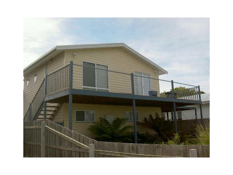 6 Bay Road, Eagle Point VIC 3878