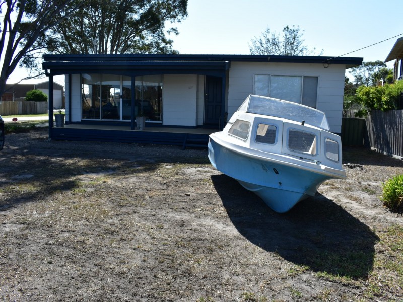 101 Bay Road, Eagle Point VIC 3878