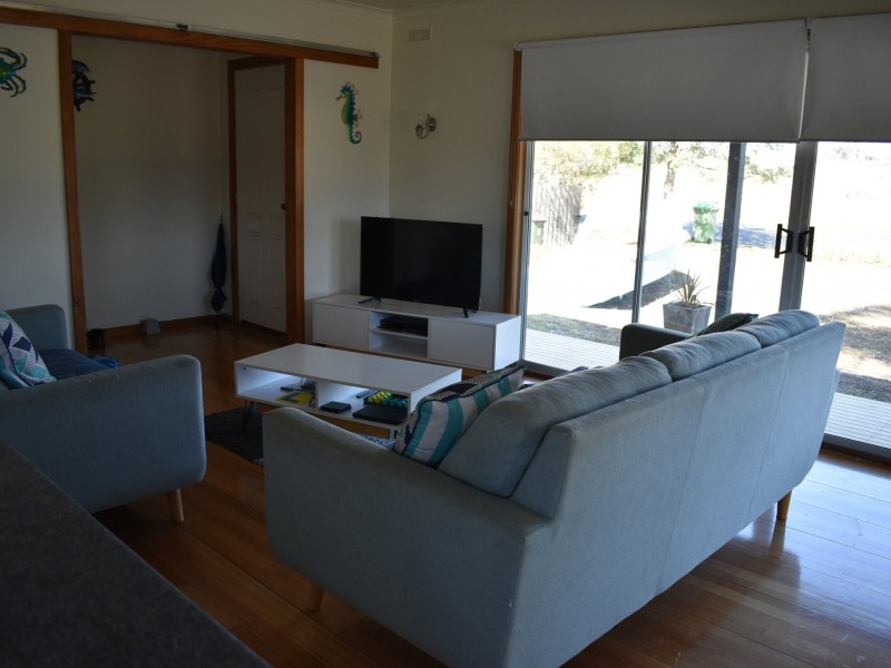 101 Bay Road, Eagle Point VIC 3878
