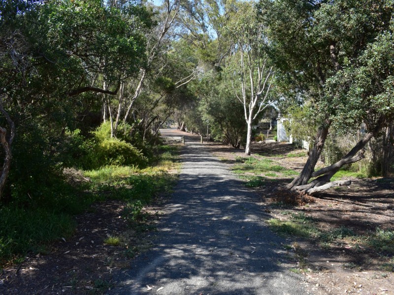 101 Bay Road, Eagle Point VIC 3878