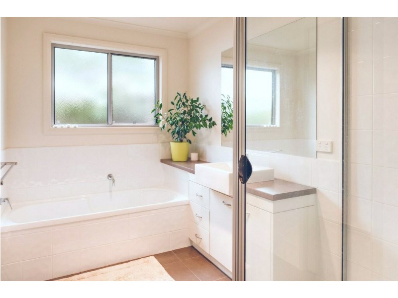 39 Toonalook Parade, Paynesville VIC 3880