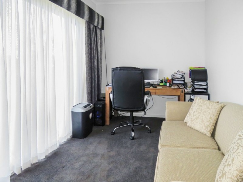 33 Sunset Boulevard, Eagle Point VIC 3878
