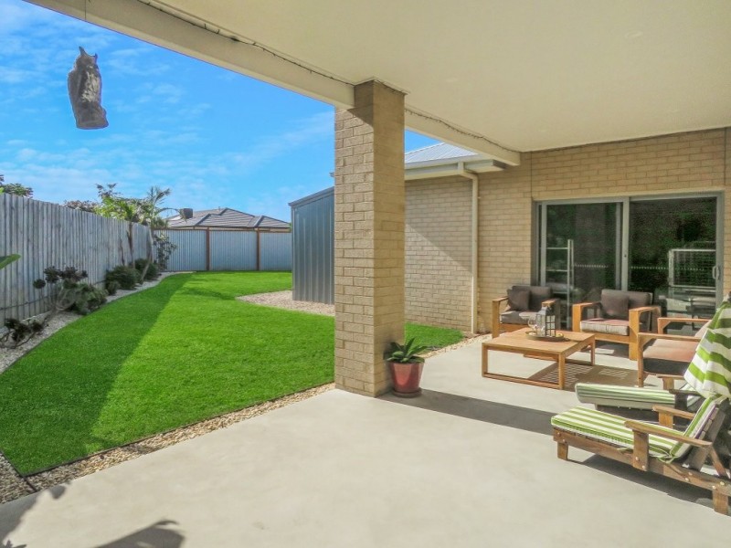 33 Sunset Boulevard, Eagle Point VIC 3878