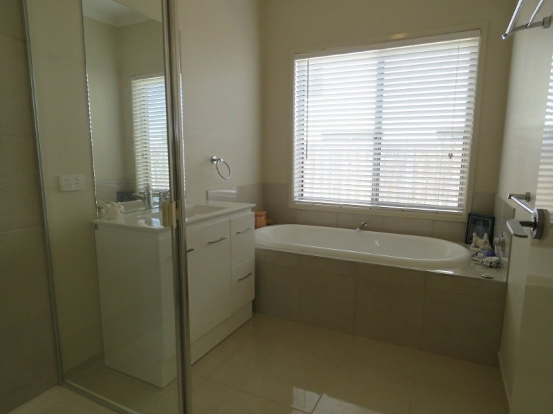 31 Sunset Boulevard, Eagle Point VIC 3878