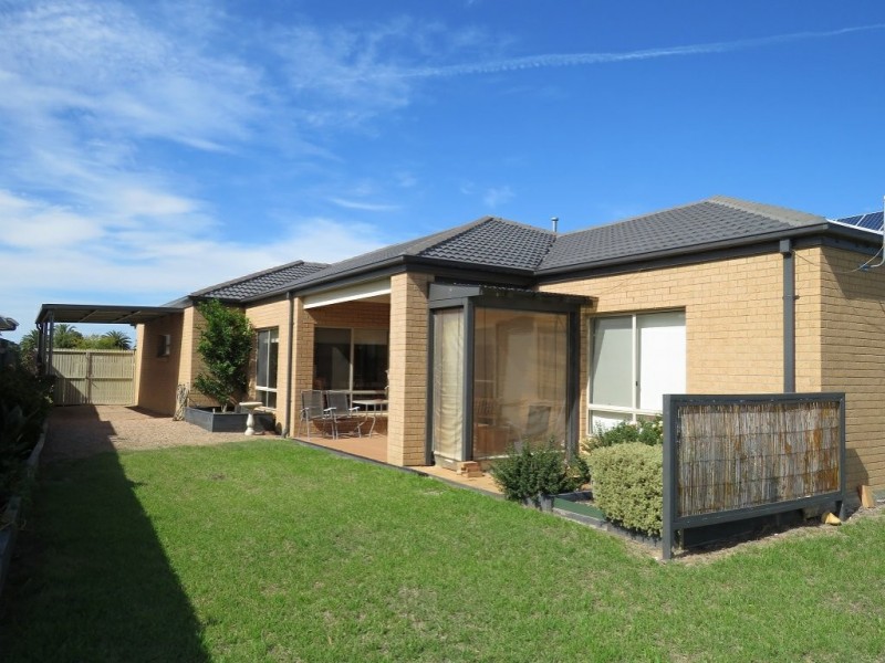 31 Sunset Boulevard, Eagle Point VIC 3878
