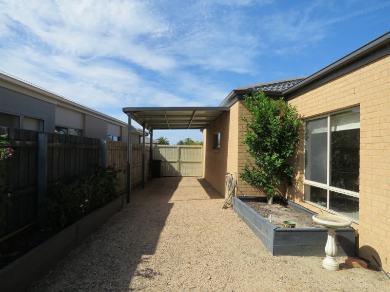 31 Sunset Boulevard, Eagle Point VIC 3878