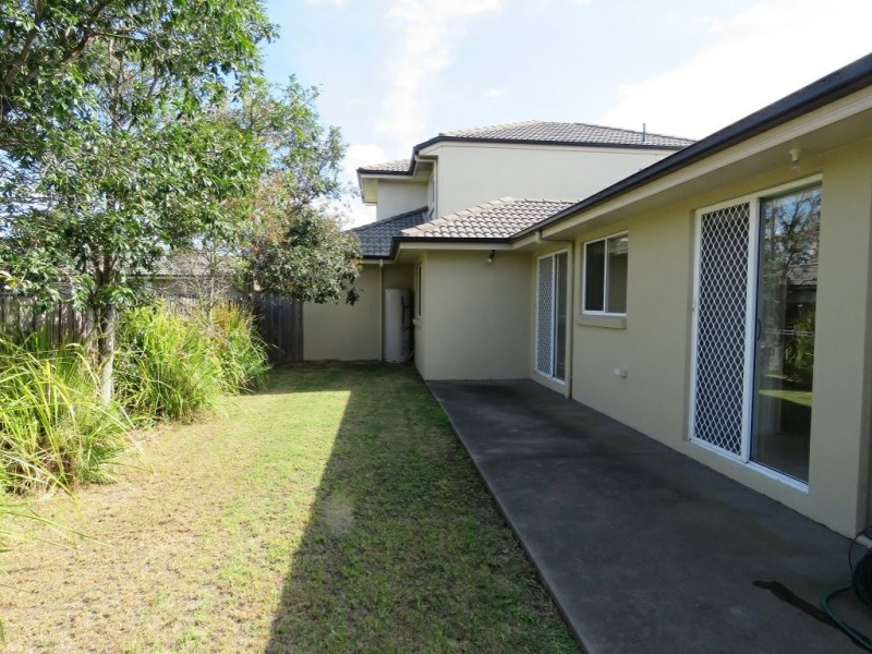 Unit 2/9-11 Wellington Street, Paynesville VIC 3880