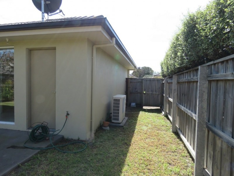 Unit 2/9-11 Wellington Street, Paynesville VIC 3880