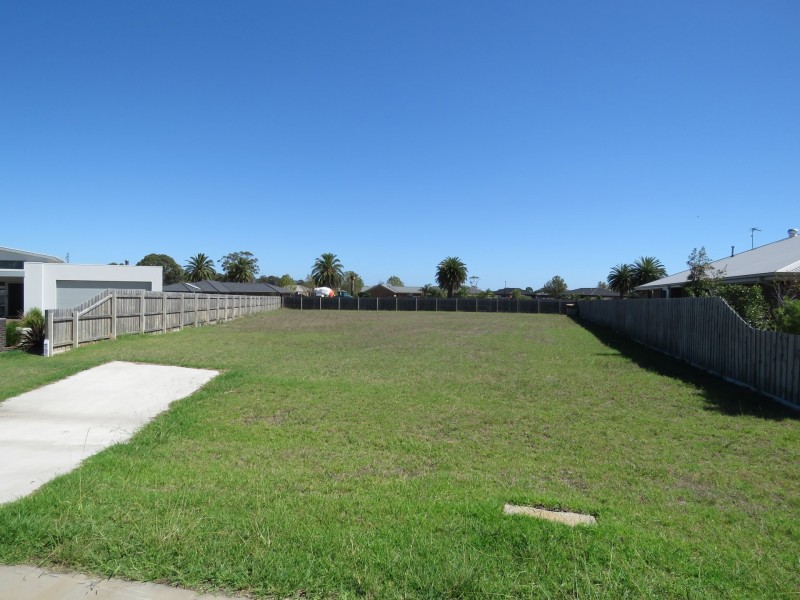 16 Wisteria Place, Paynesville VIC 3880