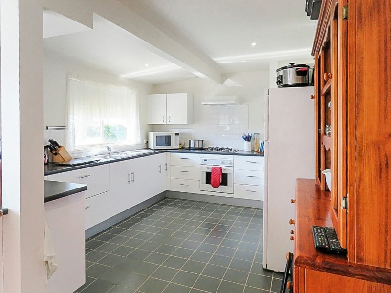 24 Forge Creek Road, Eagle Point VIC 3878