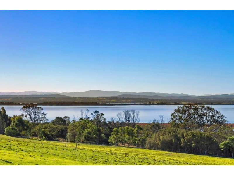 65 Fullarton Drive, Paynesville VIC 3880