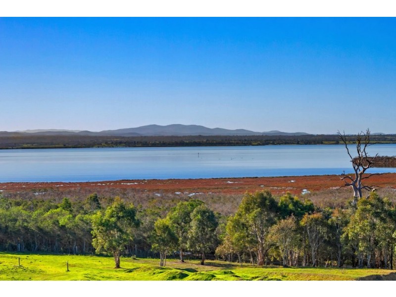 65 Fullarton Drive, Paynesville VIC 3880