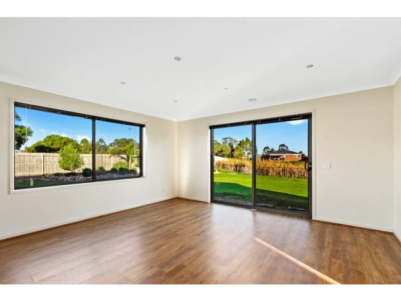 1 Magnolia Way, Paynesville VIC 3880
