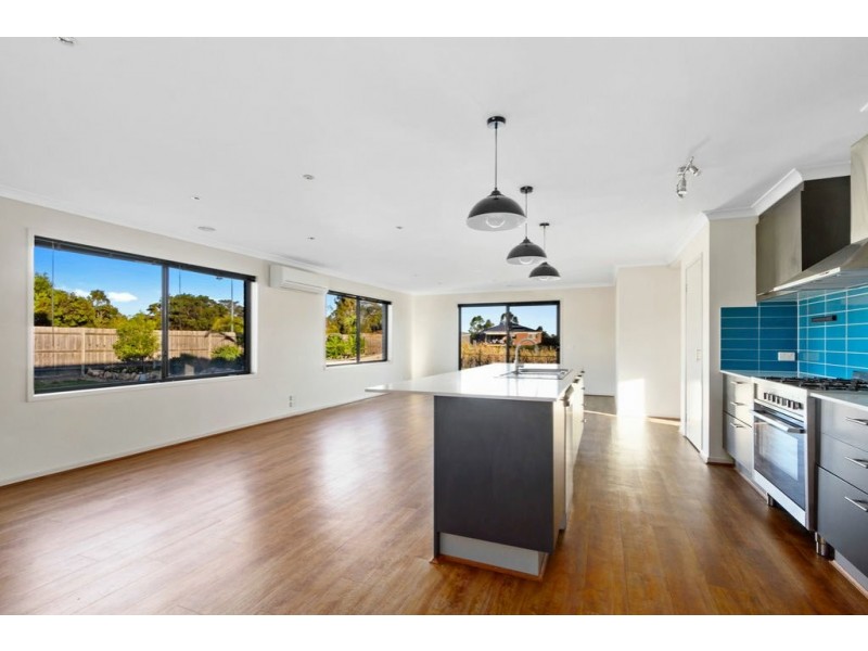 1 Magnolia Way, Paynesville VIC 3880