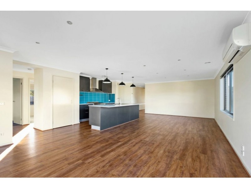1 Magnolia Way, Paynesville VIC 3880