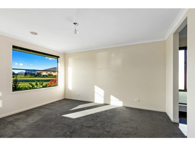 1 Magnolia Way, Paynesville VIC 3880