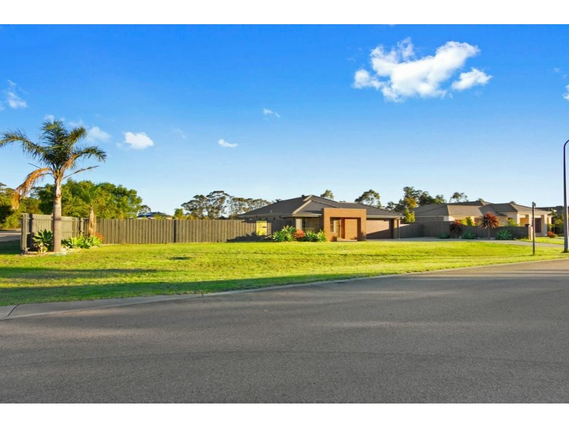 1 Magnolia Way, Paynesville VIC 3880