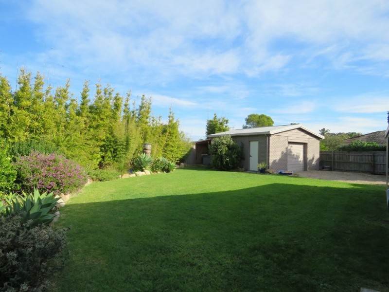 13 Rex Street, Paynesville VIC 3880