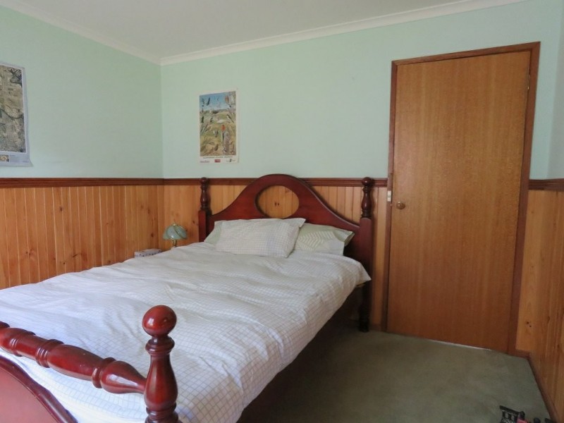 54 Tenth Avenue, Raymond Island VIC 3880