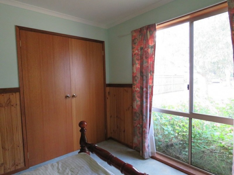 54 Tenth Avenue, Raymond Island VIC 3880