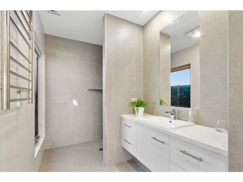 11 Nautilus Close, Paynesville VIC 3880